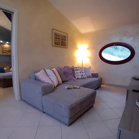 Apartment La Mansarda Colorata Rio Marina